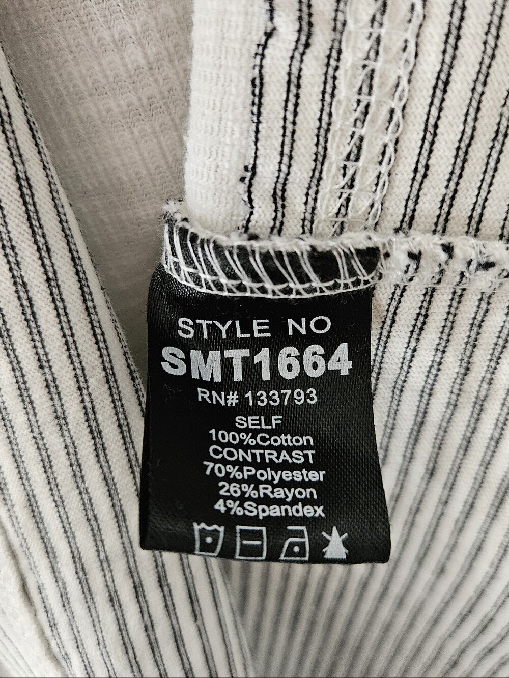 P.O.L Taking The Day Off Patch Striped Split V Neck Pullover Top White Black S - Picture 11 of 11